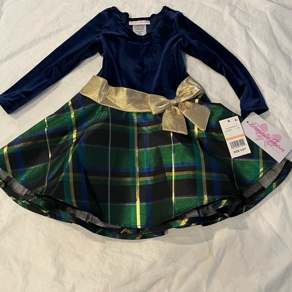 Christmas/Holiday Dress. - Picture 3 of 4